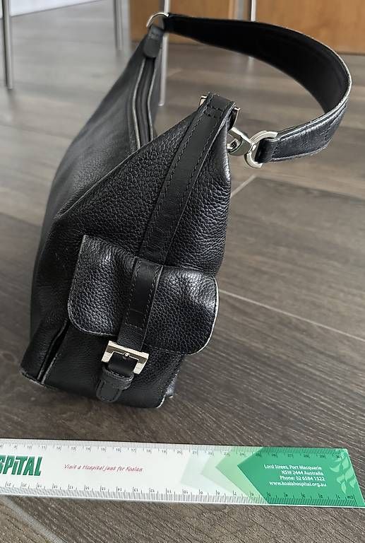 Longchamp Borse da donna: Longchamp Ledertasche, schwarz, kompakt – Usato da Aeugst am Albis venduto da sharnischberg 2