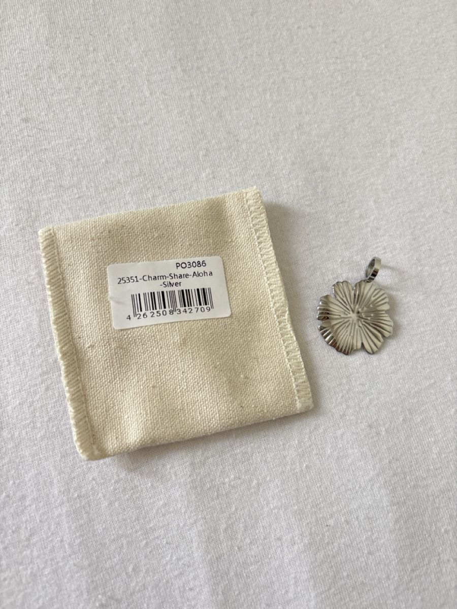 Purelei Ciondoli: Purelei Charm Hawaii Flower Silver - Never Worn – Nuovo (secondo la descrizione) da Zollikon venduto da ely.p 2
