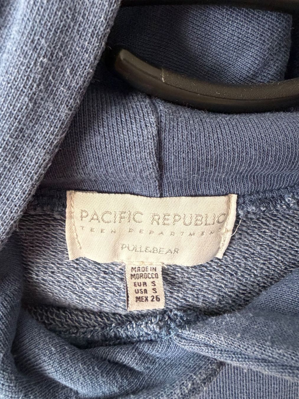 Pull&Bear Maglioni & Felpe: Hoodie Pull&Bear – Usato da Rain venduto da Rasala3 3
