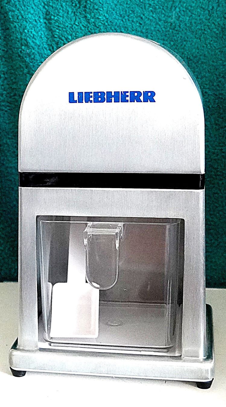Elettrodomestici da cucina: Eis-Crusher Eiszerkleinerer Lieberherr – Usato da Baar venduto da 2cvbaar
