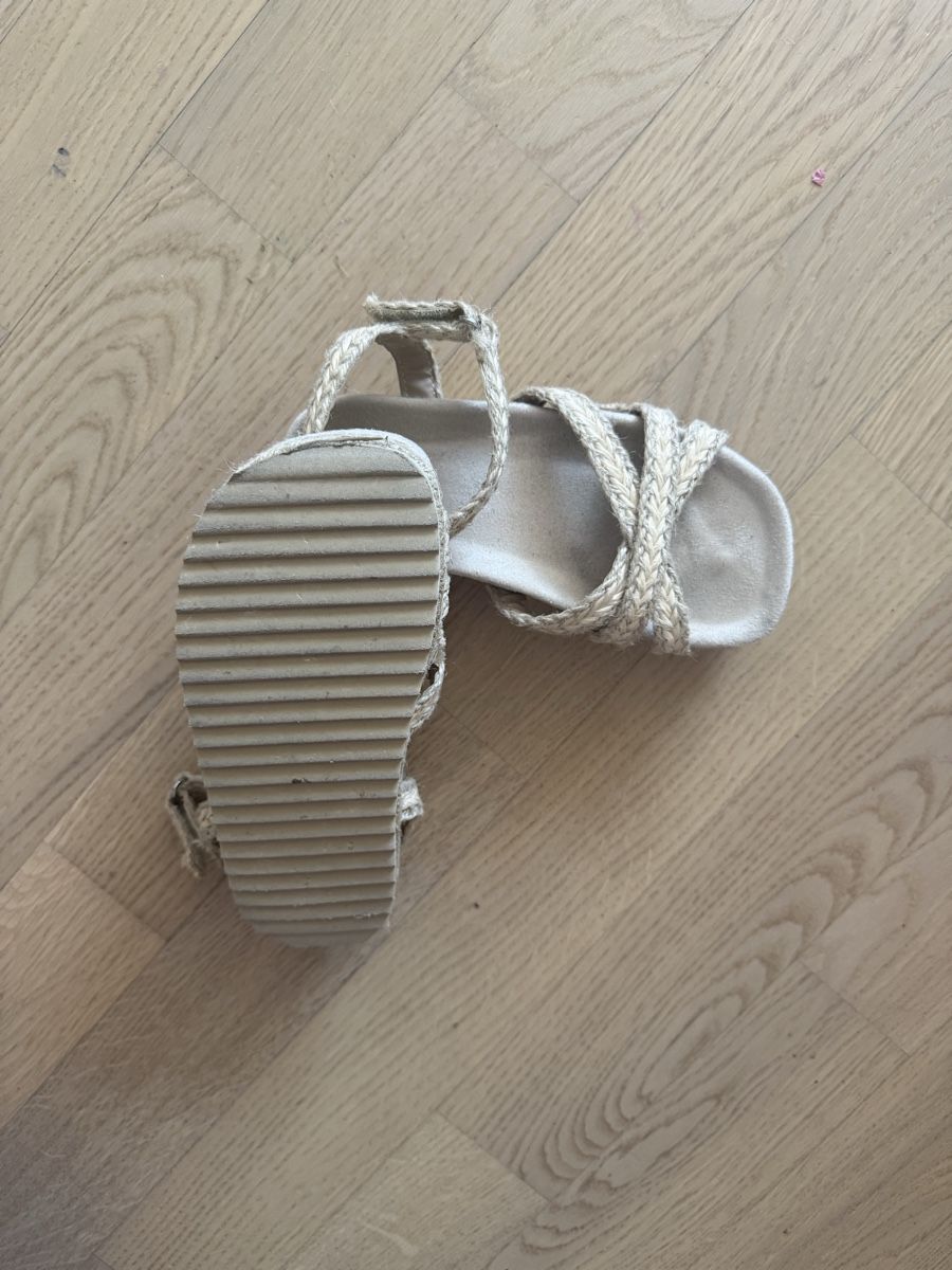 Scarpe per ragazze: Sandalen gr 29 – Usato da Lufingen venduto da FilipaPCD 1