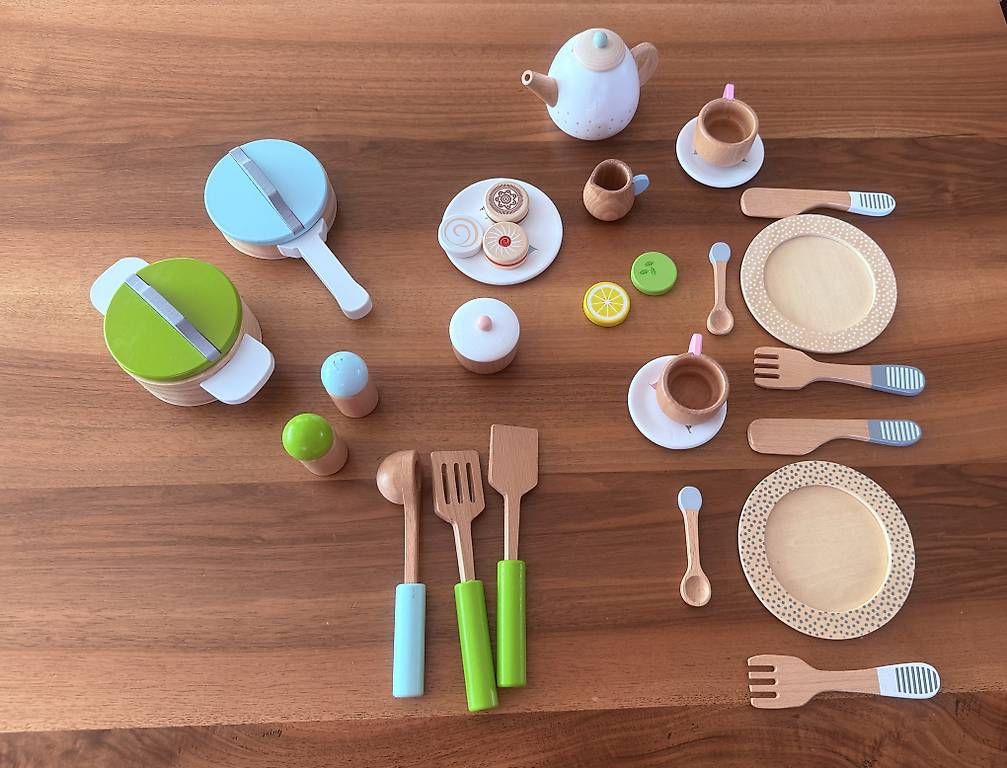 Services de table: Kinder Geschirr und Topfset Holz – D'occasion à Kreuzlingen par pia_mm7h 1