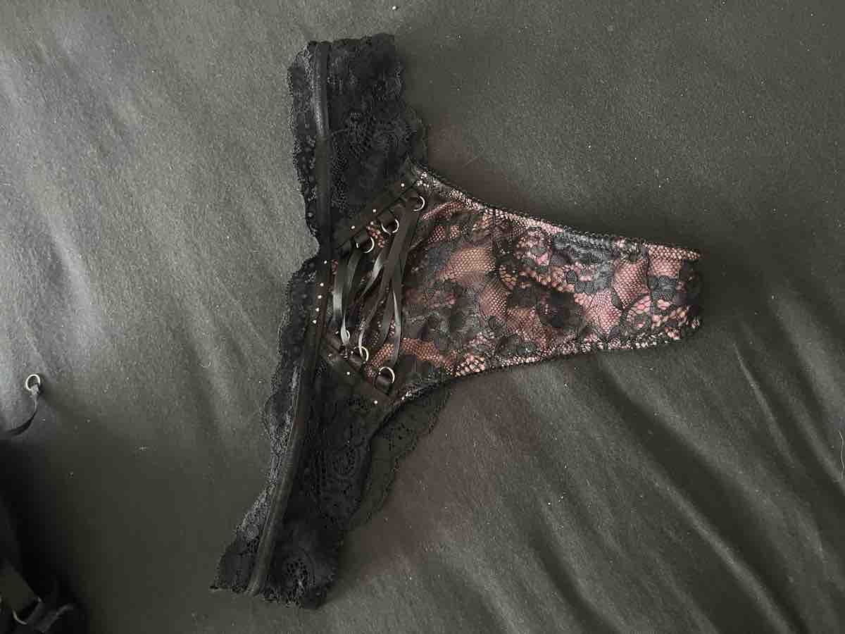 Altra biancheria intima: Damen BH Set mit Strumpfhalter – Usato da Olten venduto da sae_82z2 8