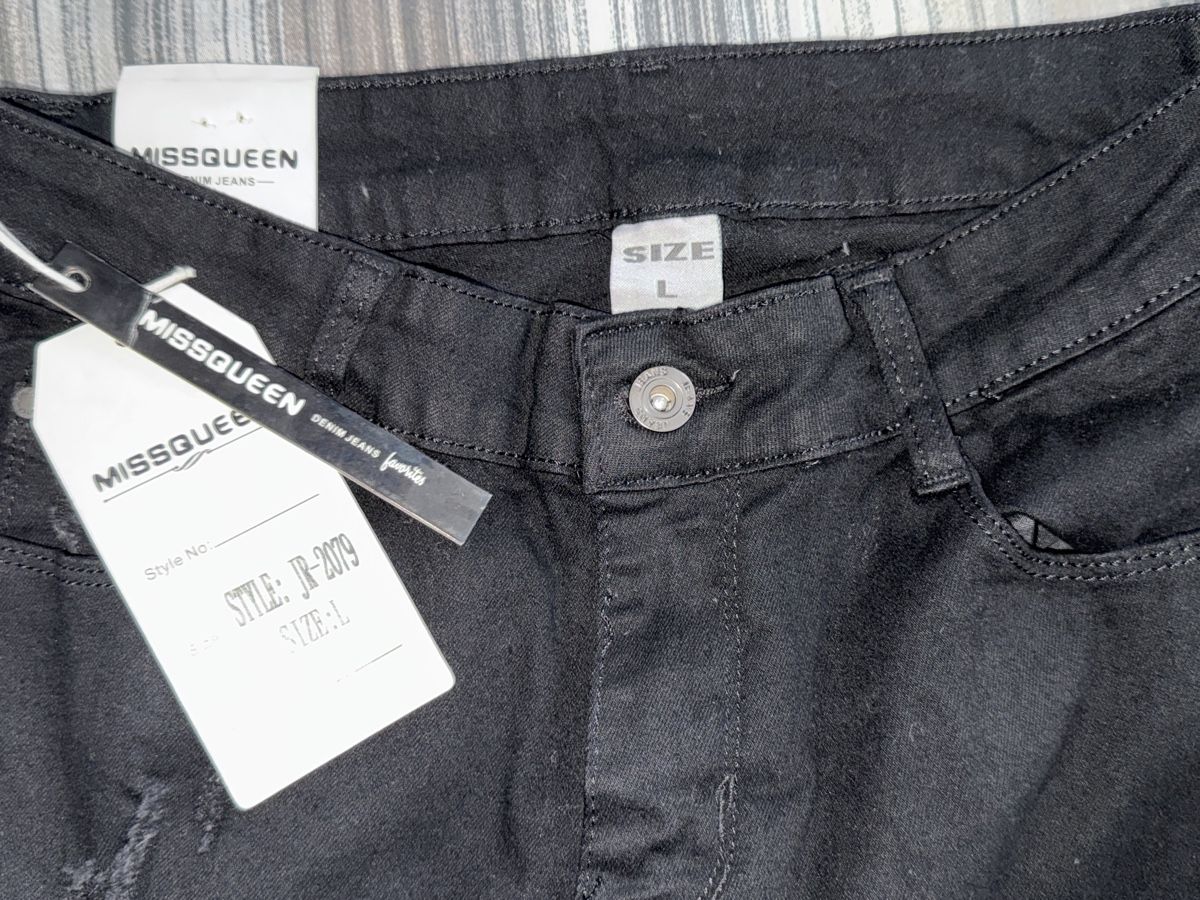 Jeans: SCHWARZE MISSQUEEN JEANS – Nuovo e nell'imballaggio originale da Schlieren venduto da kle_dis 1