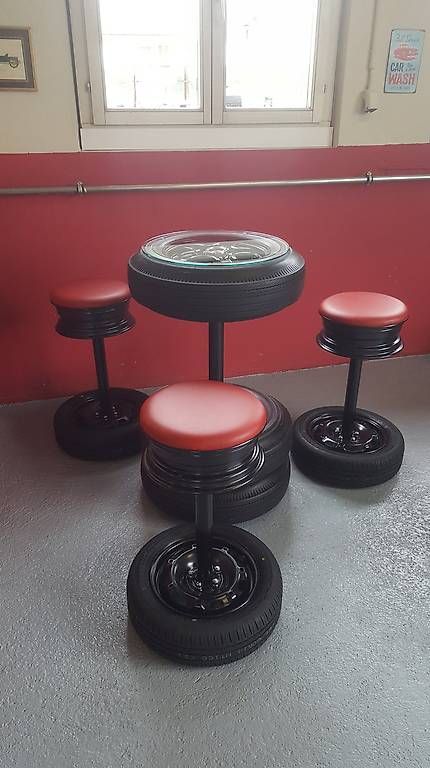 Tavoli: 1 Bartisch, 3 Hocker im "Wheel ArtTech" Design – Nuovo (secondo la descrizione) da Oberwangen b. Bern venduto da mfmr