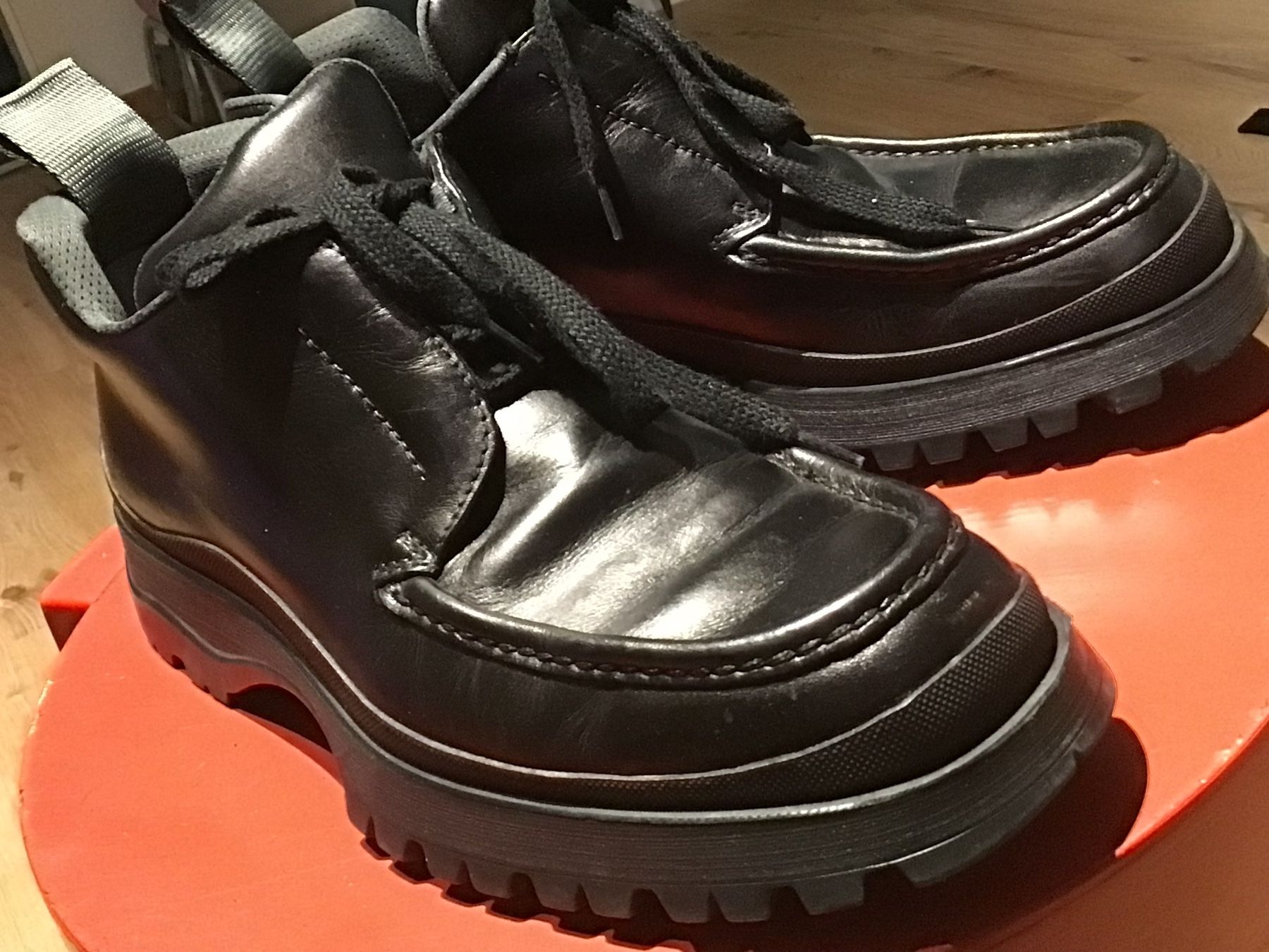 Prada Scarpe da uomo: Chaussures PRADA 43 1/2 à saisir ! – Usato da Matran venduto da bellzag