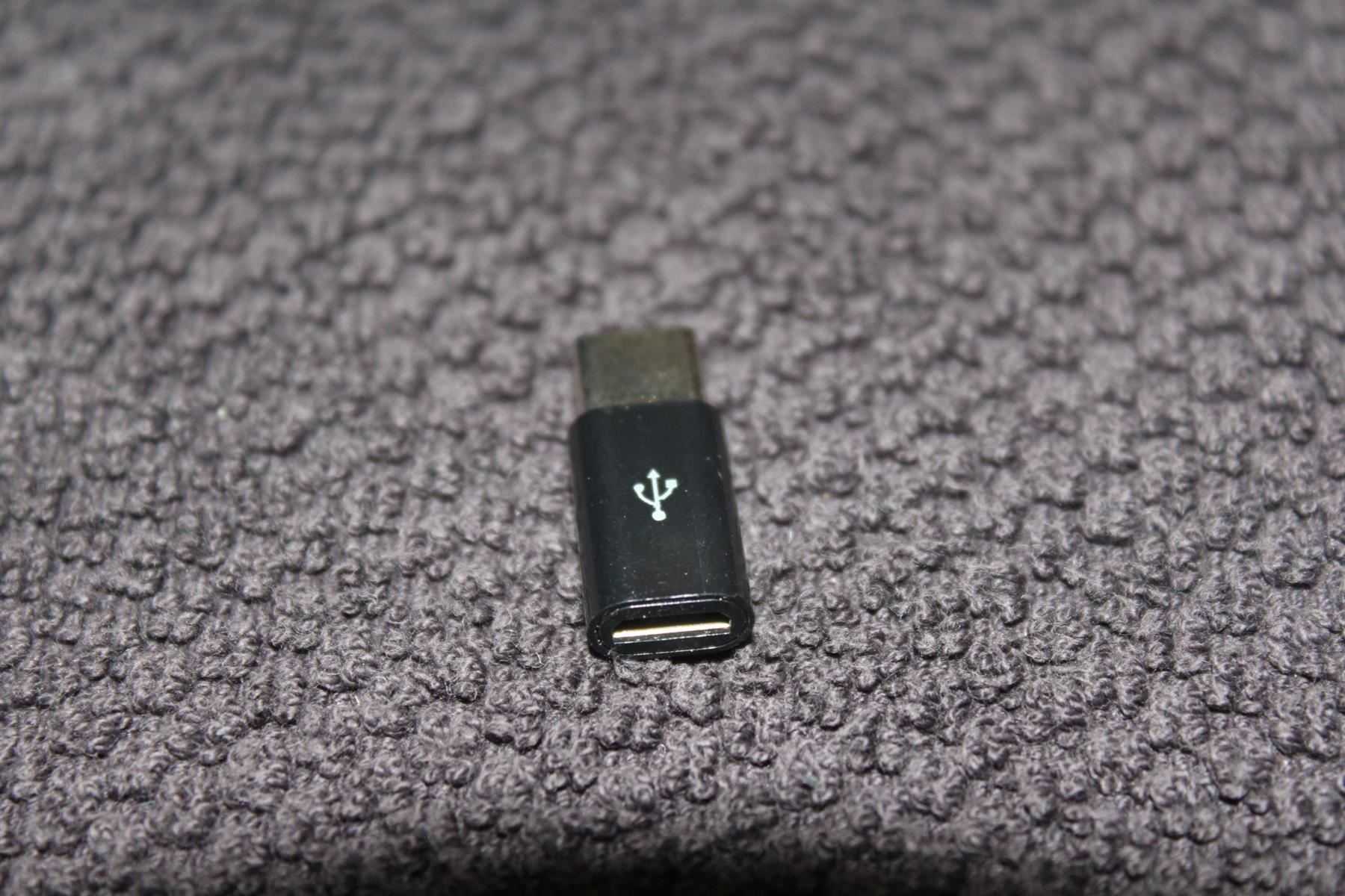 Unità & Adattatore: schwarz USB3.1 Typ-C-Stecker auf Micro – Nuovo (secondo la descrizione) da Kirchdorf AG venduto da Apost008