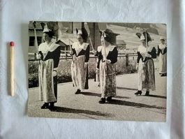AI  Gonten «Täfelimeedle» Trachtenfrauen FOTO