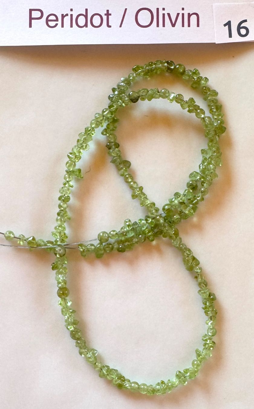 Catenine: Peridot. Olivin   extra  wilde Nugget/Splitter Form     46cm – Nuovo e nell'imballaggio originale da Leuggern venduto da gemshow