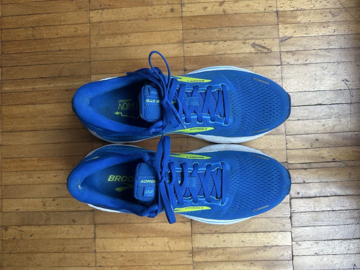 Brooks Adrenaline GTS 22 Laufschuhe blau Grösse 42.5 (D'occasion) à ...