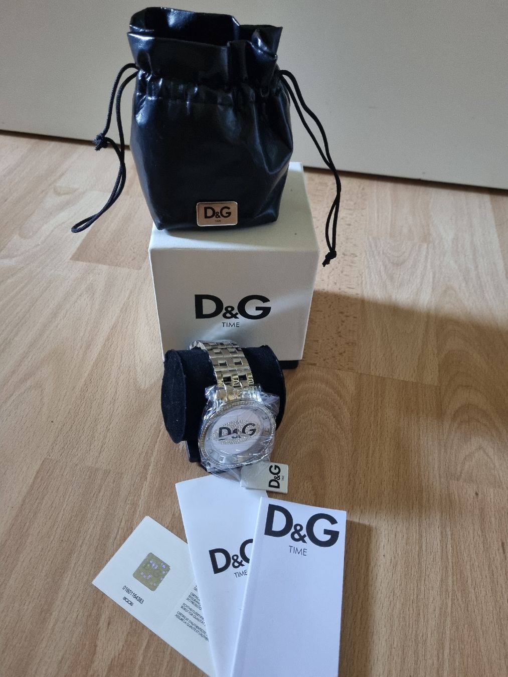 Dolce & Gabbana Montres: D&G Uhr  neu ungetragen – Neuf avec emballage d'origine à Mollis par mon_my8v 1