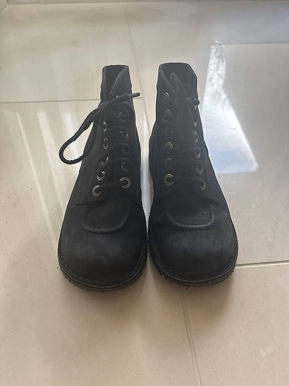 Kickers Scarpe da uomo: Chaussures Kickers taille 39 – Usato da Chêne-Bougeries venduto da Luke17
