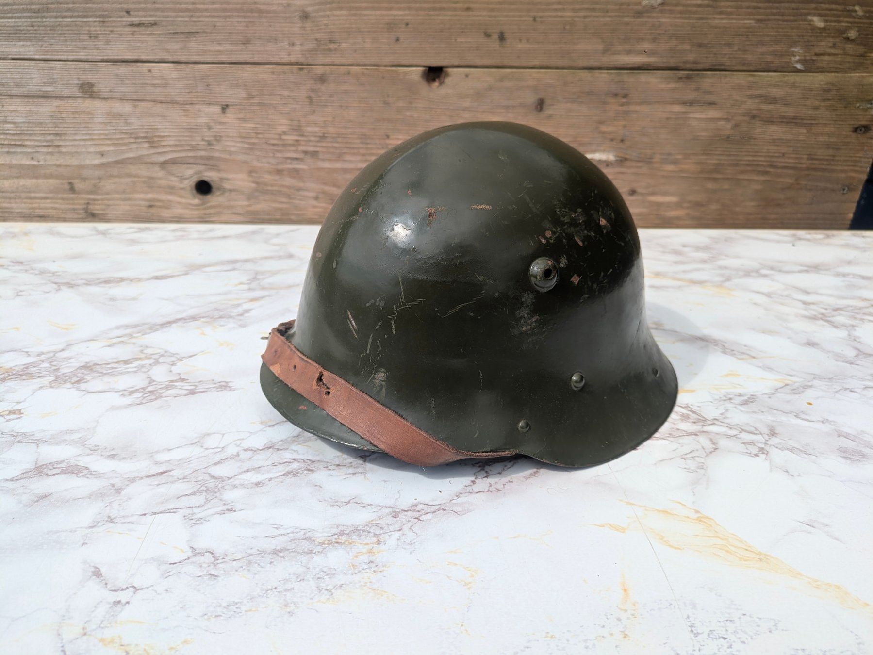 Uniformi & Effetti personali: Bulgarischer Stahlhelm M36 Typ C – Usato da Buttisholz venduto da SoldatenKammer 2