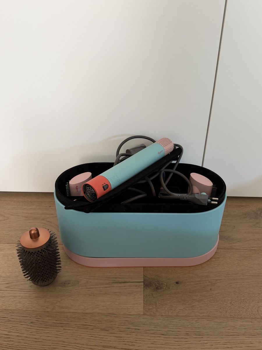 Dyson Asciugacapelli: Dyson Airwrap Complete Long Ceramicpop mit Reiseetui – Nuovo (secondo la descrizione) da Unterlunkhofen venduto da Delia_Mango-Convers 2
