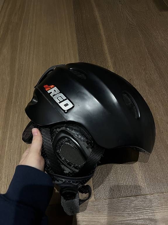 Caschi: Casque de ski – Usato da Puidoux venduto da Amelie.Wytt