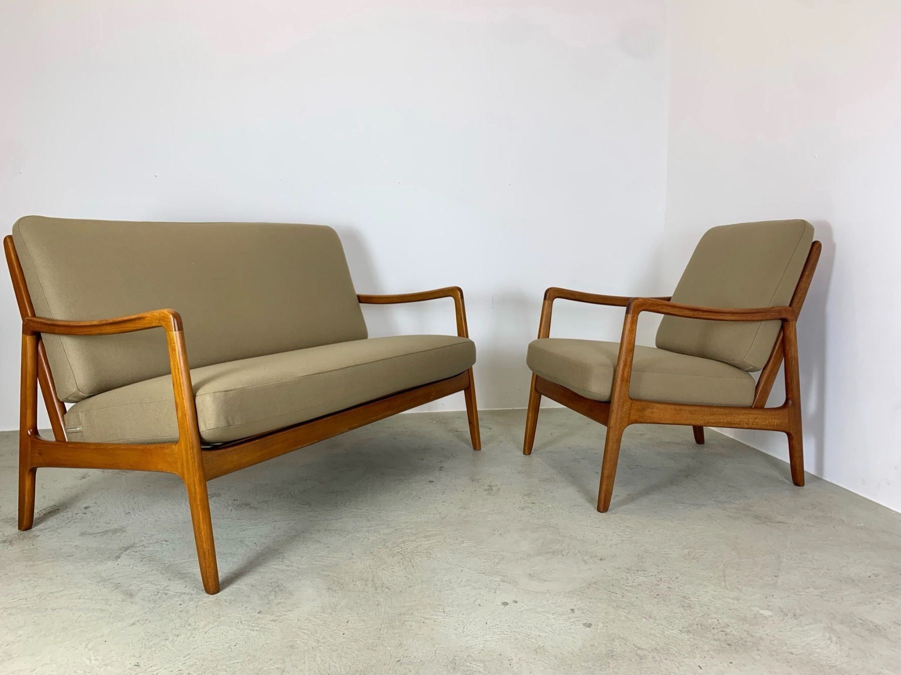 France & Søn Divani: Ole Wanscher Sofaset MidCentury Denmark – Usato da Basel venduto da MidMod20C