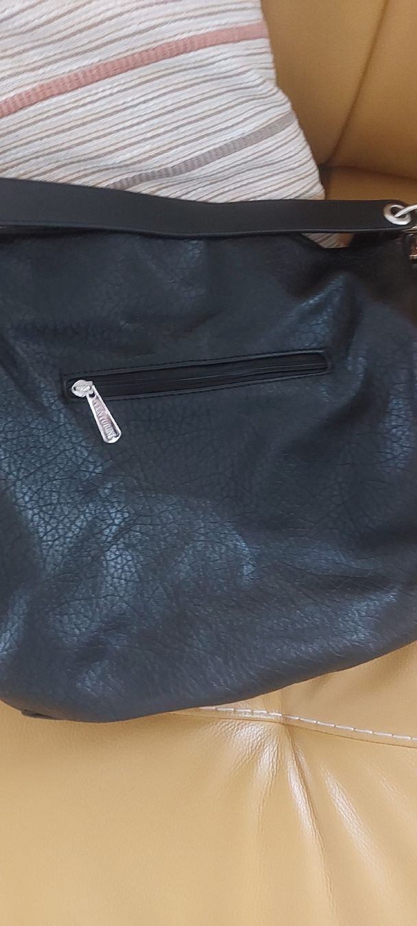 Borse da donna: Schwarze Handtasche – Usato da Sarmenstorf venduto da Puschi 2