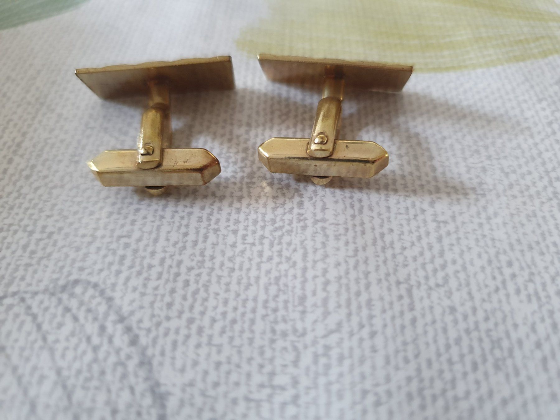 Boutons de manchette: Manschettenknöpfe golden – D'occasion à Winterthur par Natascha_1994 2