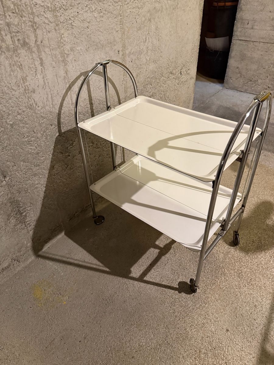 Carrelli di servizio: Vintage Servierwagen klappbar weiss – Usato da Staufen venduto da MARINTSUM 4