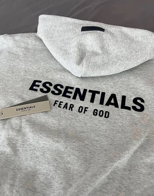 Pullover & Sweatshirts: Hoodies essentials M size  – Neu und originalverpackt aus Martigny von reu_t2ln 1