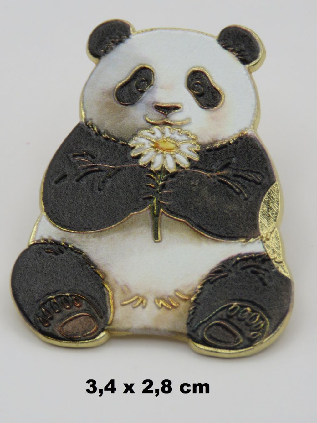Spille & Fermagli: Ansteck Pin - PANDA mit BLUME - Emaille - 3,4x2,8cm – Nuovo e nell'imballaggio originale da Grenchen venduto da Yamahwildstar16
