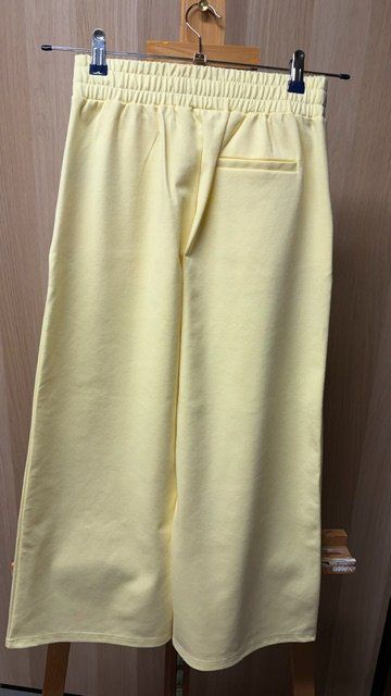 Hosen: Pantalon ample 7/8 neuf – Neu (gemäss Beschreibung) aus Crans VD von vra_262m 1