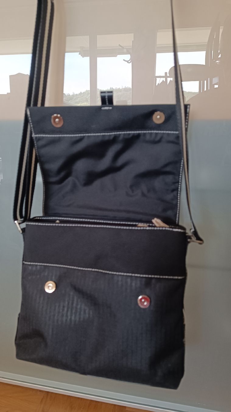 Esprit Borse da donna: Esprit Umhängetasche Schwarz – Usato da Baden venduto da zuppel 2