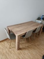 Esstisch in Holz mit Stühlen neu