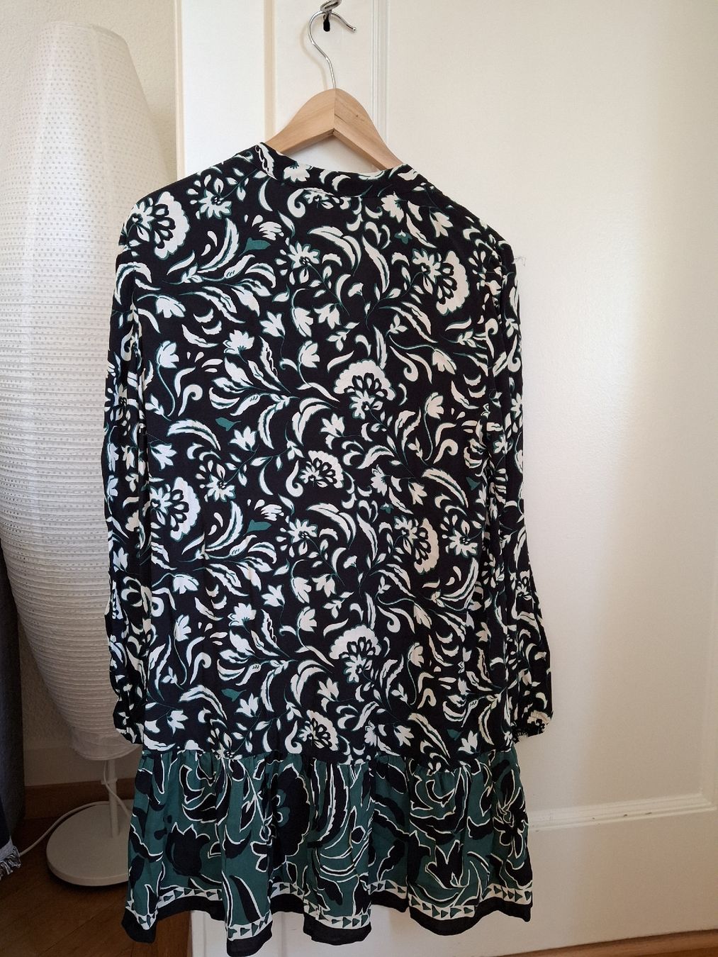 Zara Kleider: Robe Zara verte et noire M – Gebraucht aus Lausanne von Cognitia 2