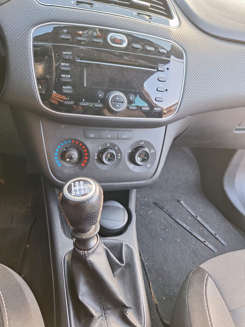 Fiat Automobili: Fiat Punto 1.4 16V – Usato da St. Gallen venduto da Pro-Autos 8