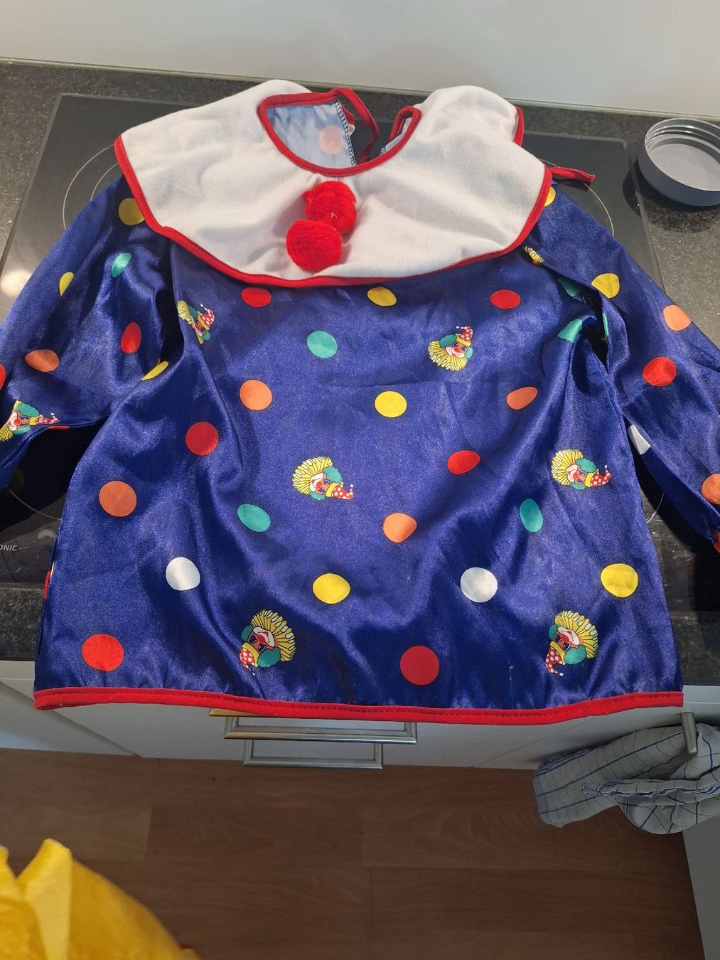 Costumi: Fasnachtskleid Clown 110/116 – Usato da obfelden venduto da claudia.horni 1