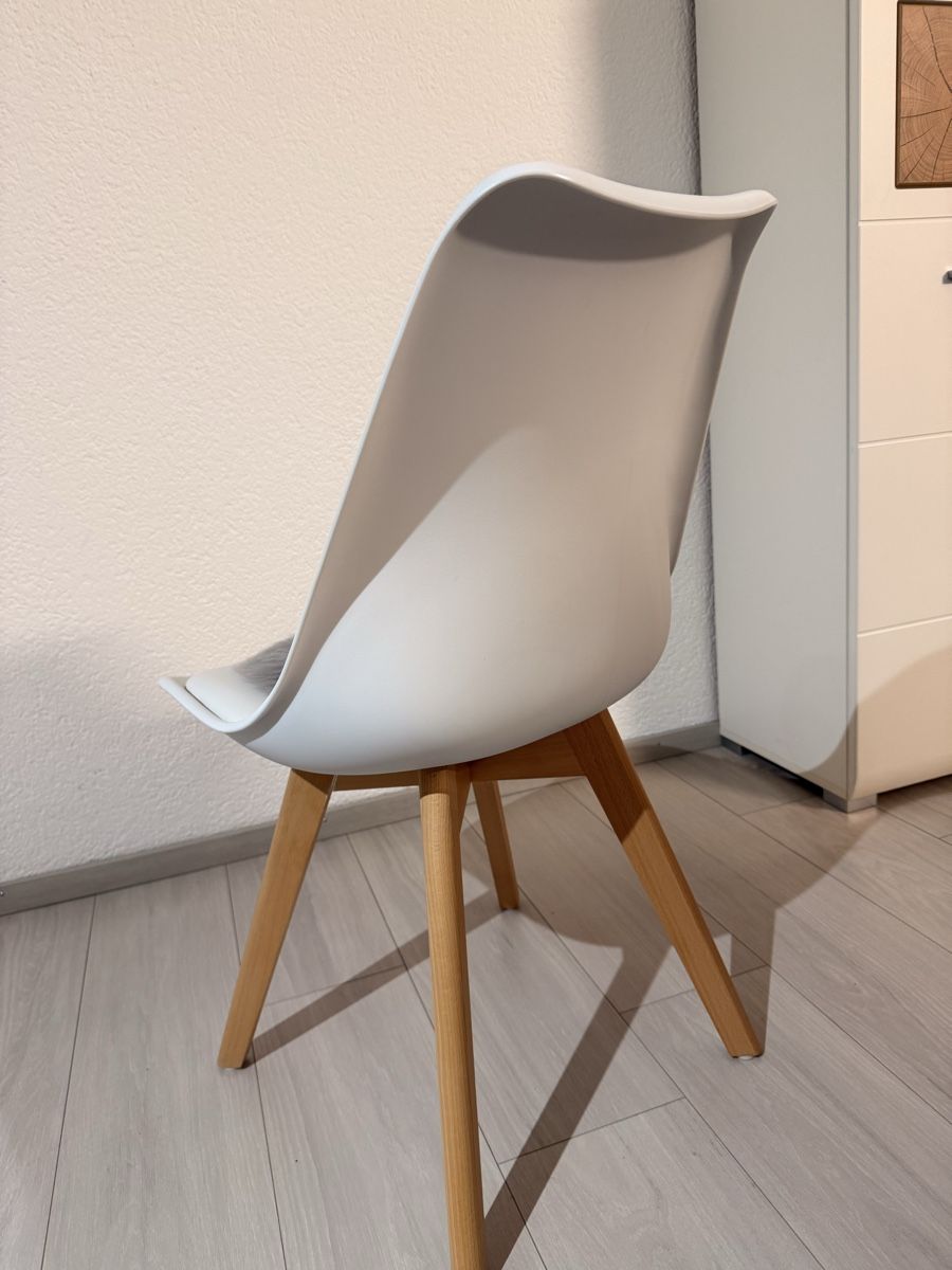 Conforama Sedie: Chaise blanche avec pieds bois – Usato da Murten venduto da AylaSss 4
