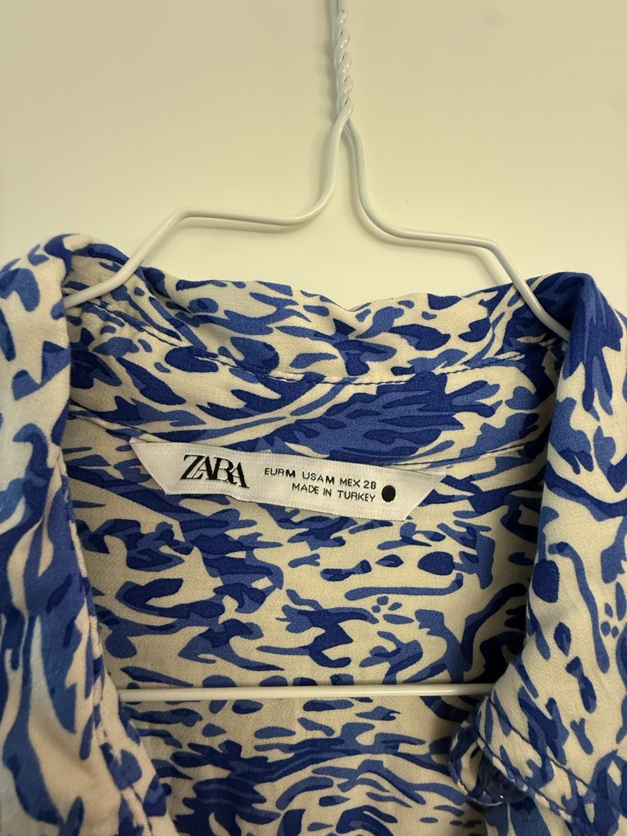 Zara Camicette: Zara Bluse Gr M blau-weiss gemustert – Usato da Zürich venduto da corinne_secondhand 1