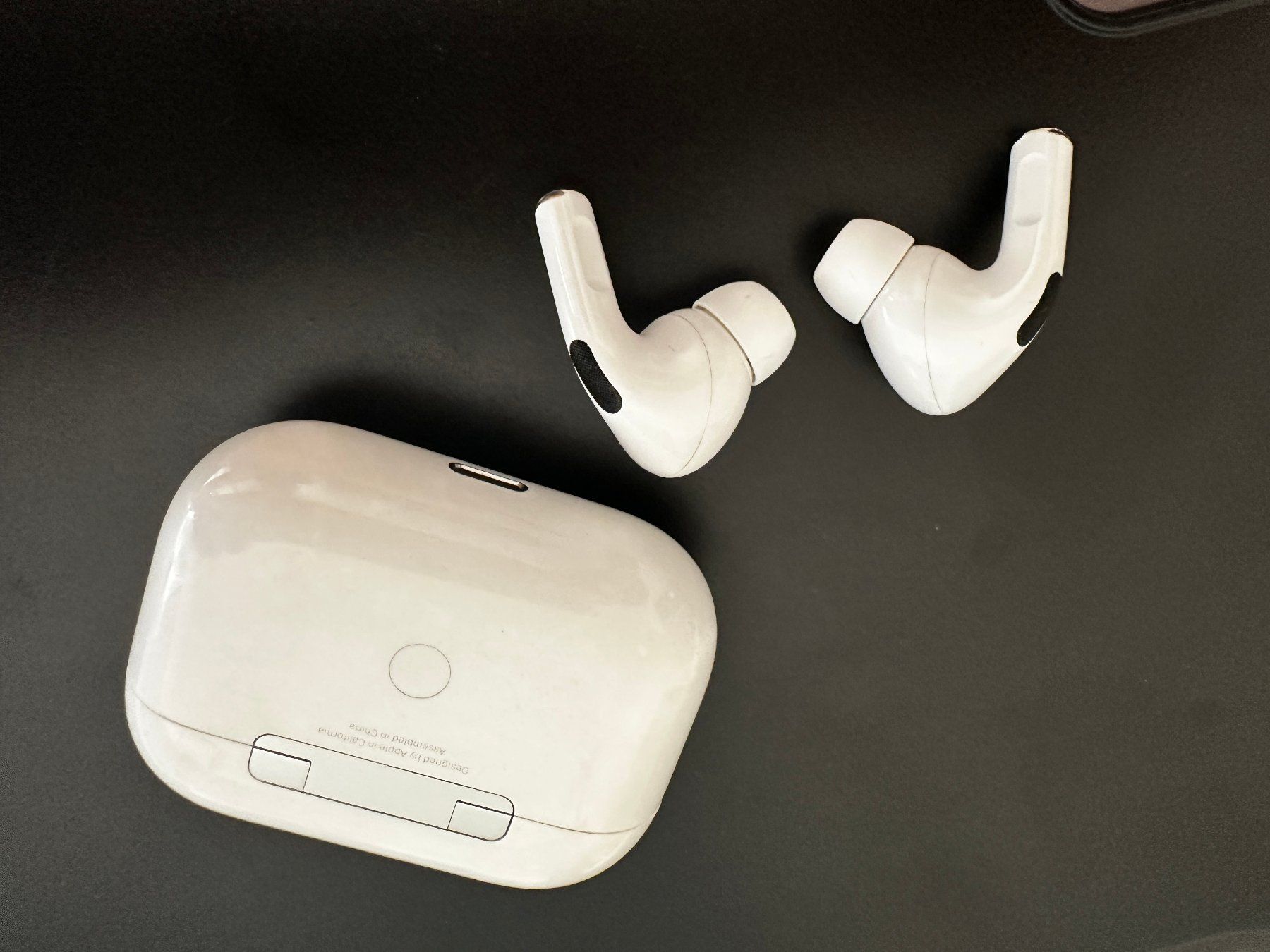 Apple Cuffie: Apple AirPods Pro 1. Gen + Ladecase – Difettoso da Zürich venduto da BimmerM 2