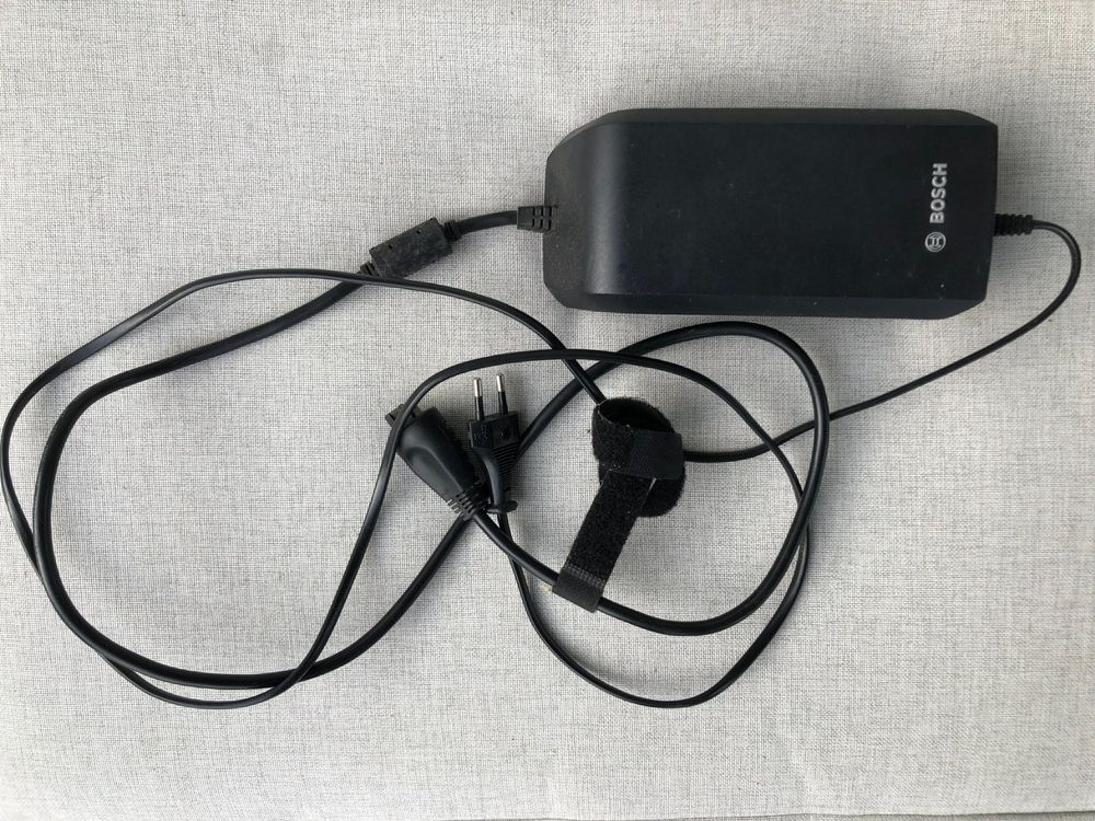 BOSCH ebike Battery Charger 364/230 Kaufen auf Ricardo