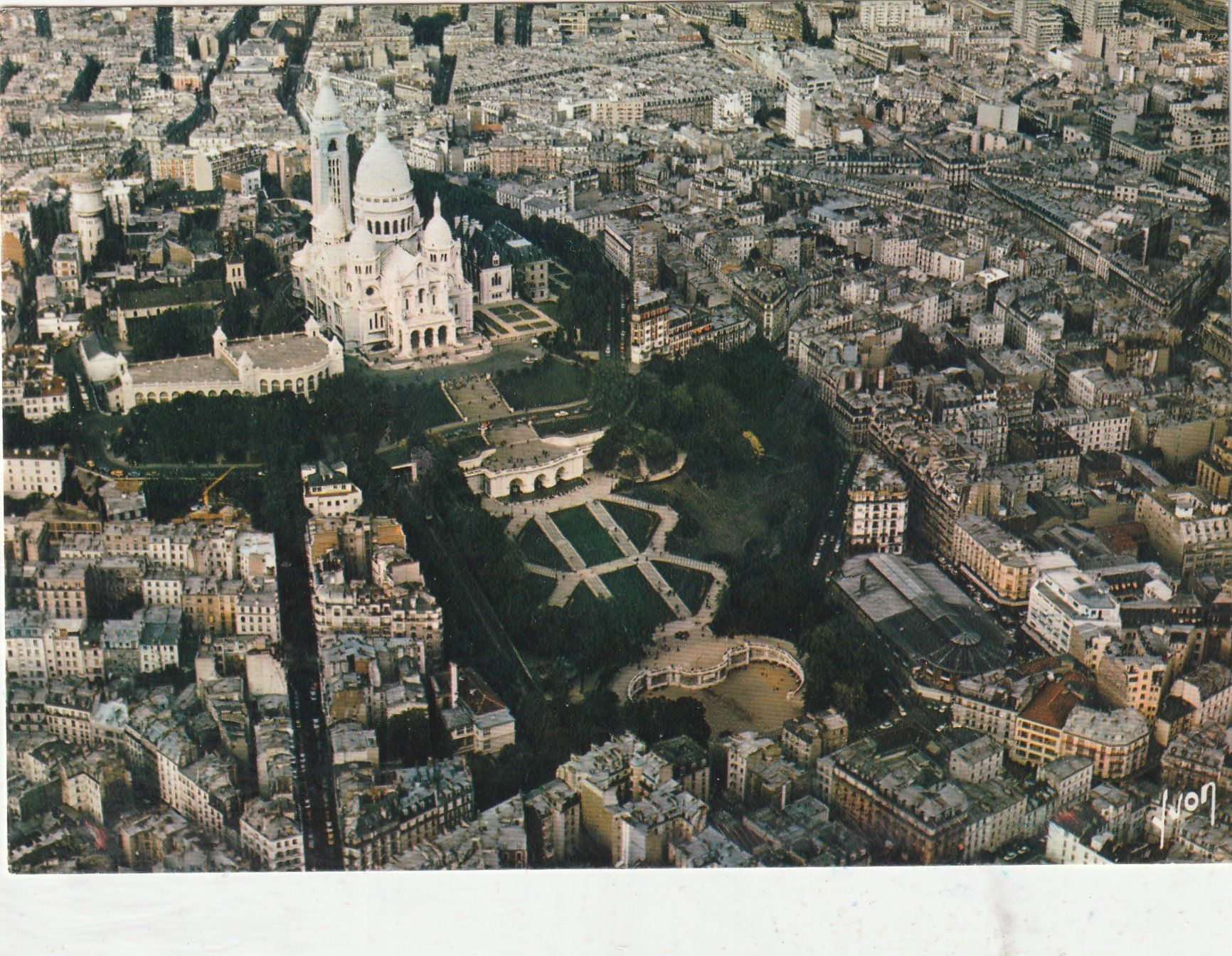 Cartoline postali: Paris  Flugaufnahme – Usato da Lumbrein venduto da made02