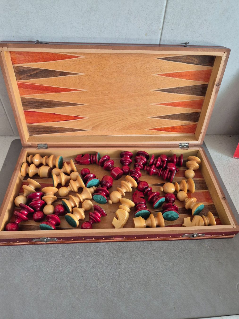 Giochi: Jeu d'échecs et de backgammon en bois! – Usato da Fully venduto da tameab 1