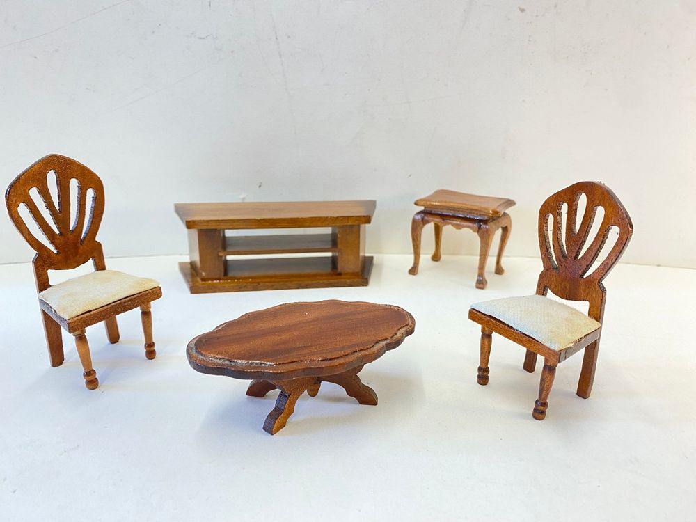 Miniatur-Garderobe Aus Holz Für Puppenhaus Im Maßstab 1:12 – Doppeltüriger Kleiderschrank, Vintage Braun, Für Kinder & Sammler