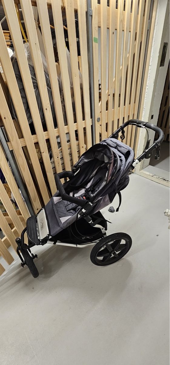 Mountain Buggy Poussette: Mountain Buggy Urban Jungle Kinderwagen complete set – D'occasion à Arbon par obe_8mh2 2