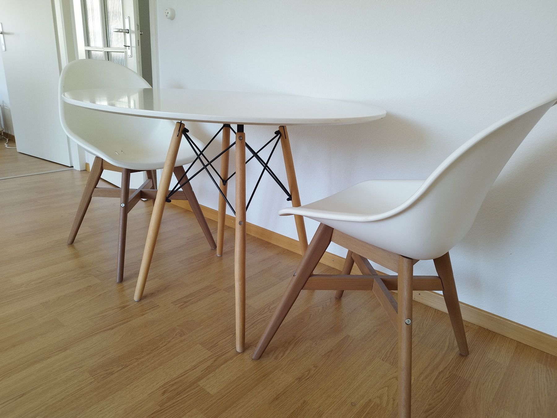 Set di tavolo e panche: Table and two chairs in nordic style – Usato da Kriens venduto da ona97 2