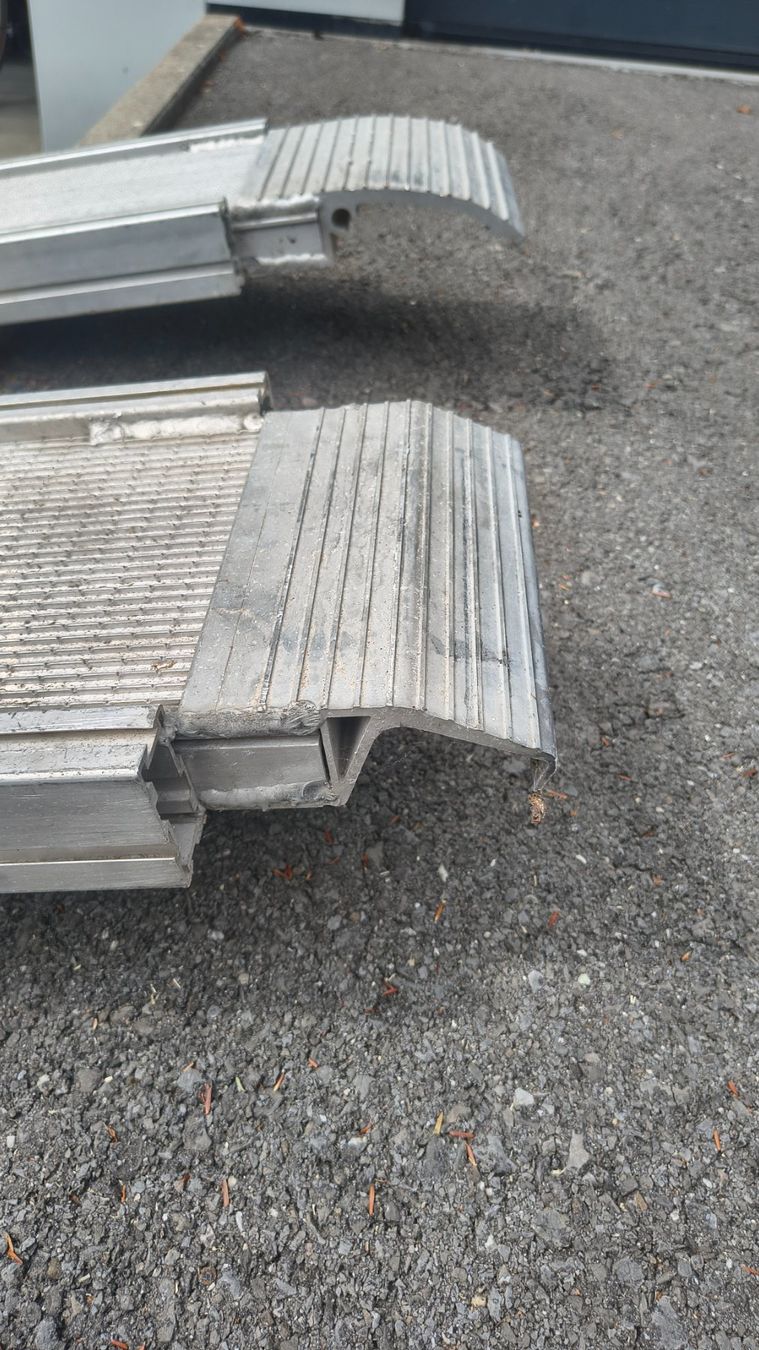 Rampe di accesso: Alu-Verladerampen 1.85 m – Usato da Hergiswil NW venduto da Ginete 1