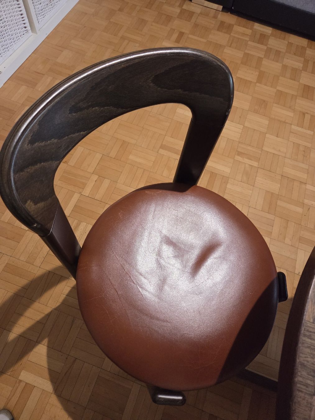 Set di tavolo e panche: Rund/Oval Tisch Vintage – Usato da Zürich venduto da MariaPu25 3