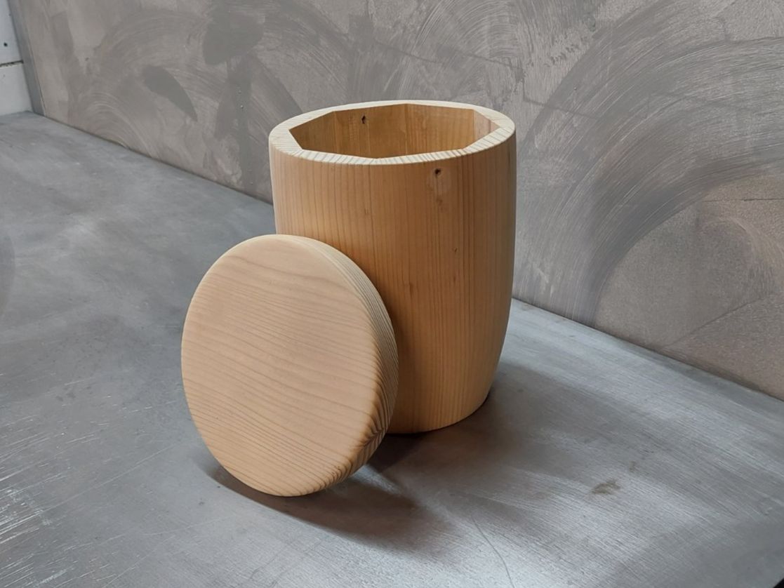 Articoli in legno: Holzurne – Usato da Waltenschwil venduto da Browny2 1