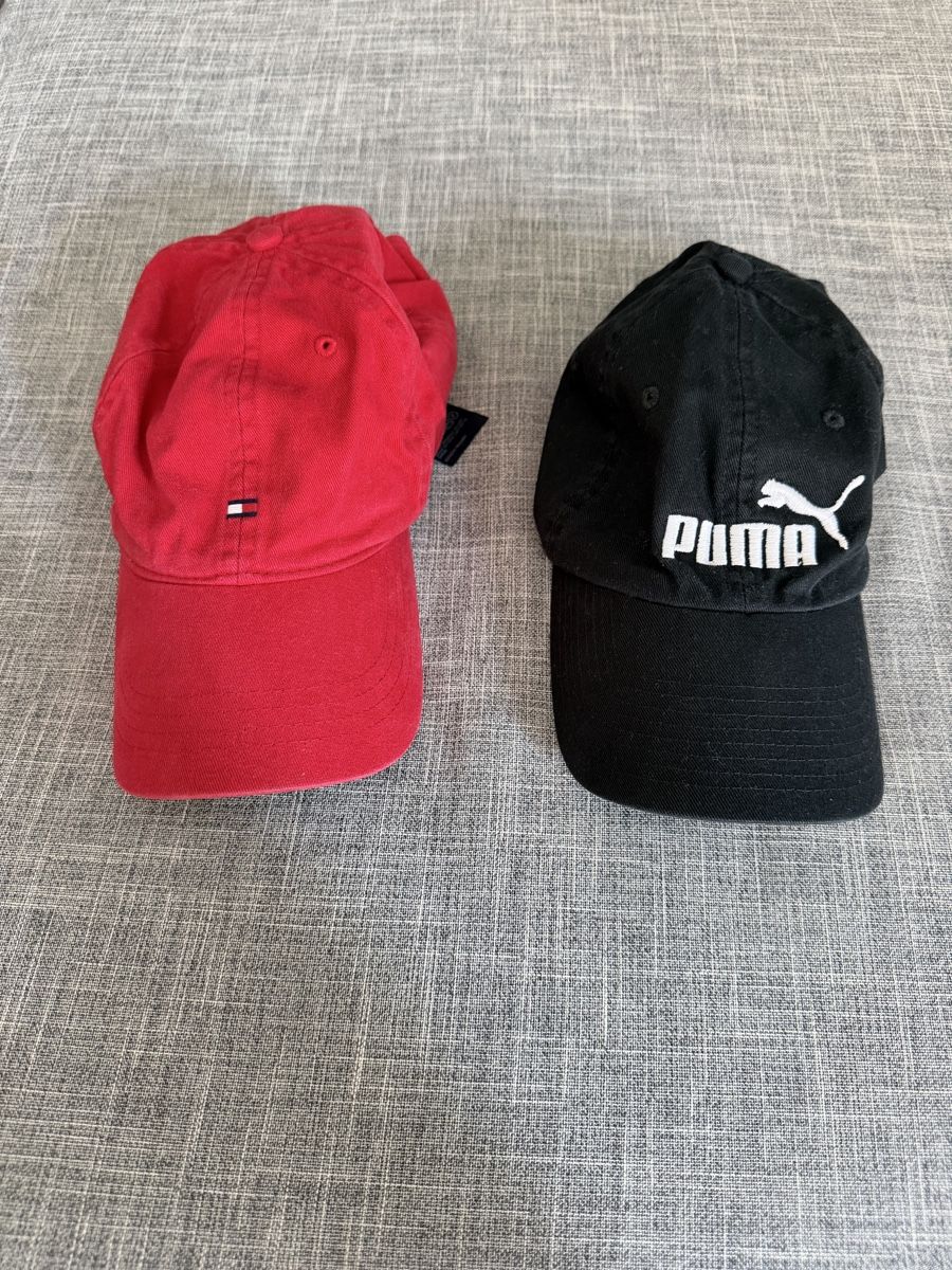 Hüte, Mützen & Caps: Lot de 2 casquettes - Tommy et Puma – Gebraucht aus Basel von dfe_7x78