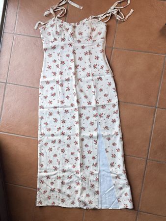 Abito floreale Zara taglia M con spacco laterale nuovo