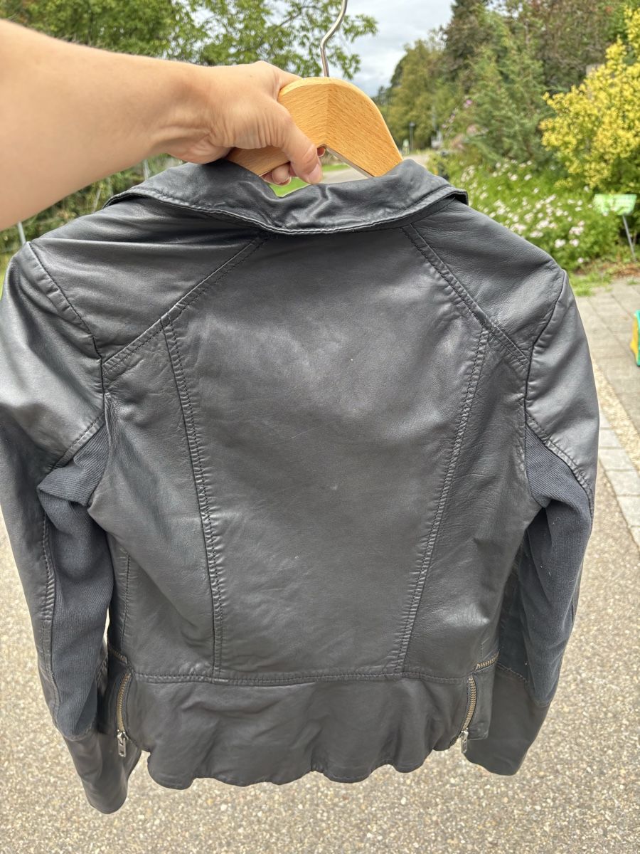 Giacche: Muubaa Lederjacke Damen 36 – Usato da Schwerzenbach venduto da herzankerkreuz 1