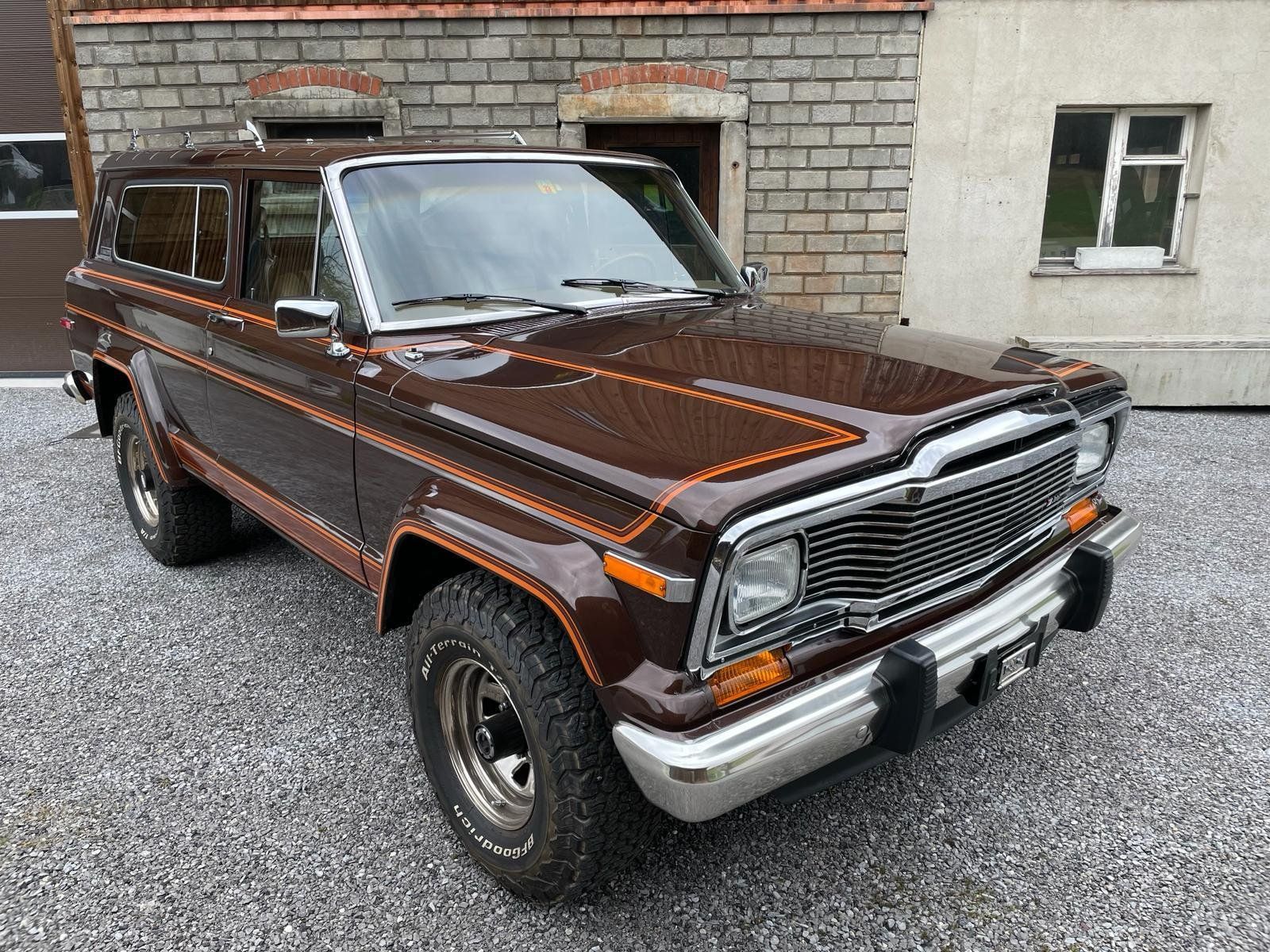 Jeep Automobili: Jeep Cherokee Laredo V8 – Usato da Herrliberg venduto da Imperial1970 1