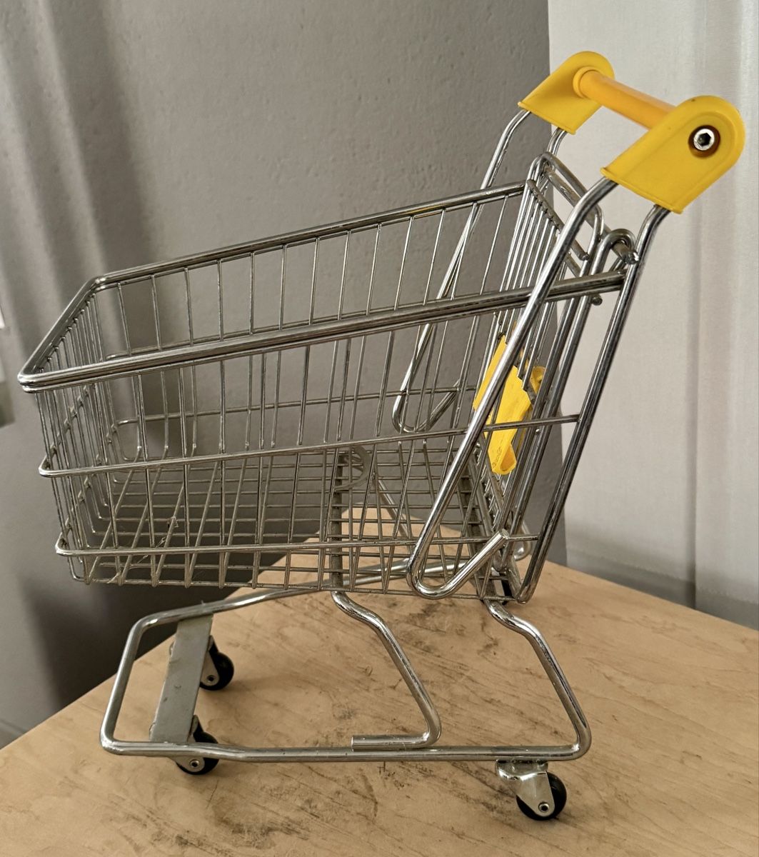 Giocattoli: Kleiner Miniatur-Einkaufswagen Deko oder Spielzeug 29 cm – Usato da Rothrist venduto da Luckywinner 3