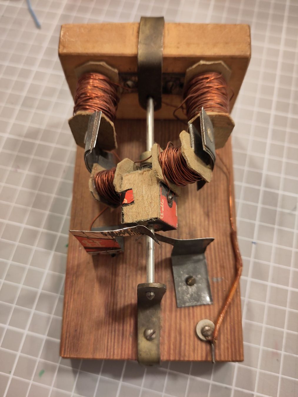 Moteurs: Selbstgebauter Elektromotor – Défectueux à Moosseedorf par Smammut