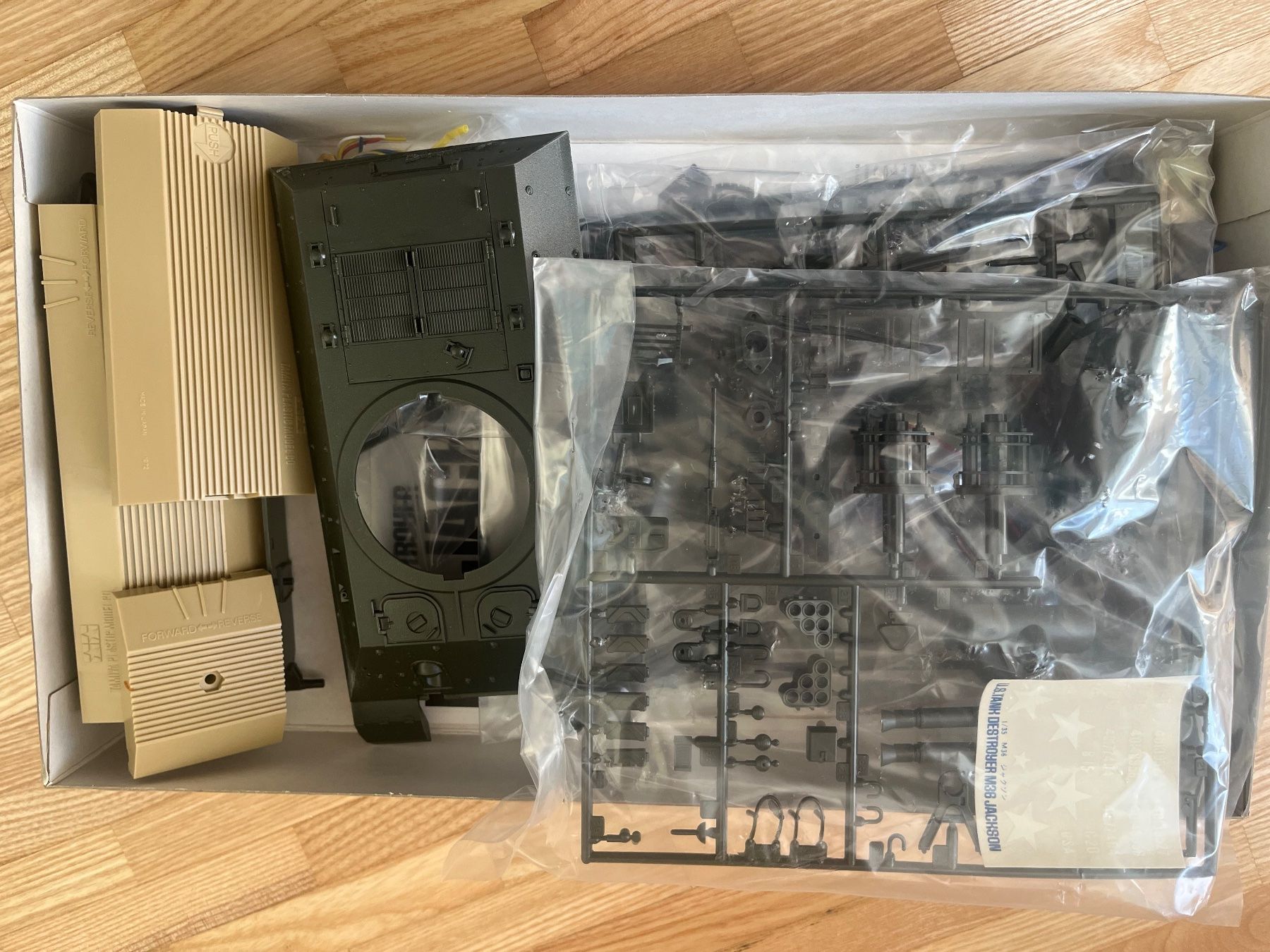 Tamiya Modellismo RC: U.S Tank Destroyer M36 Jackson – Nuovo e nell'imballaggio originale da Seuzach venduto da Black_sheep 1
